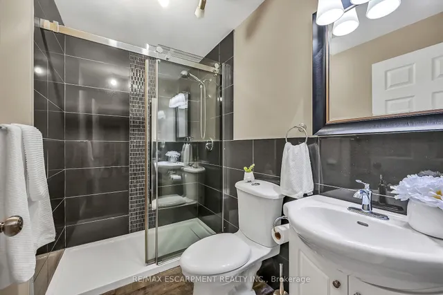 Additional image 38 of 50 Keith St