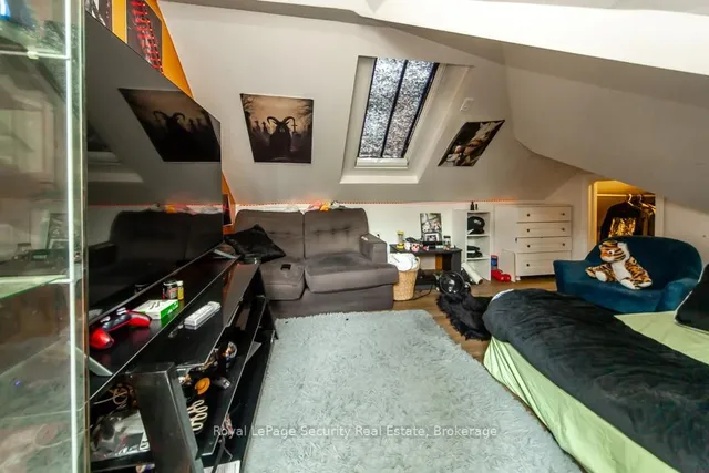 Additional image 32 of 44 Woodgate Dr