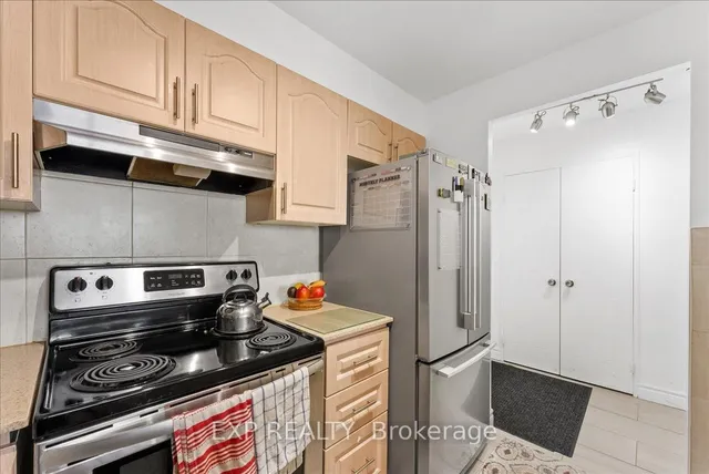 房产图片 7 - 400 Mclevin Ave 单元 1807