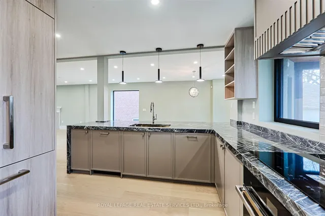 Additional image 11 of 324 Riverside Dr