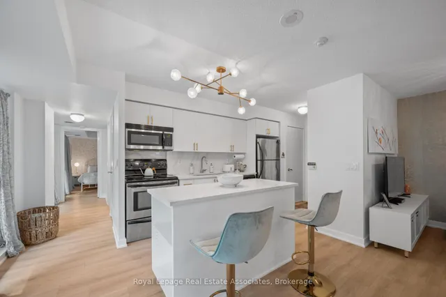 Additional image 6 of 80 Western Battery Rd Unit 222