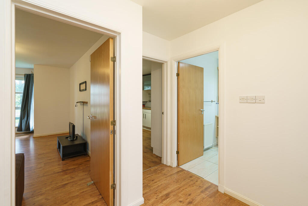 Additional image 9 of Links Road