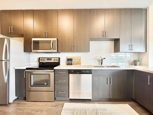 Additional image 6 of 690 KING St Unit 606