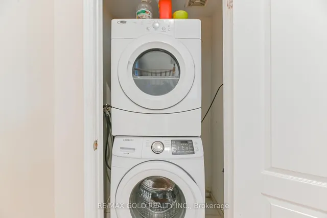 Additional image 32 of 48 Nostalgia Crt