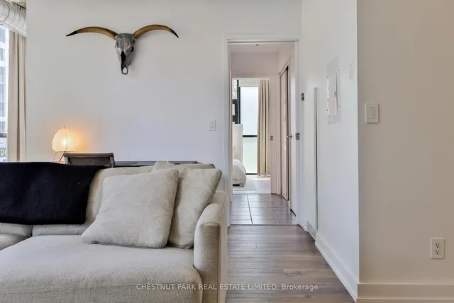 Additional image 19 of 60 Bathurst St Unit 211