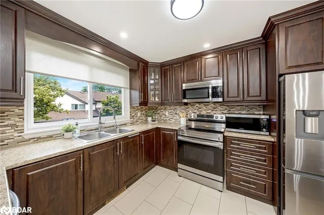 Additional image 15 of 318 Laurier Ave