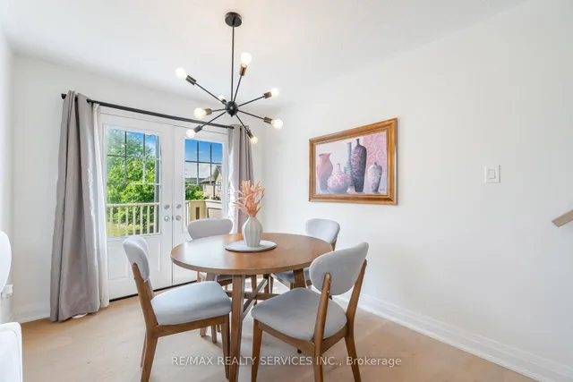 Additional image 20 of 900 Brassard Circ