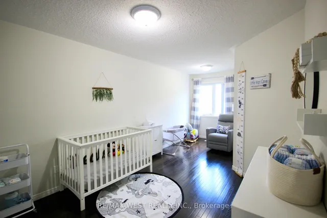 Additional image 32 of 57 Utopia Way