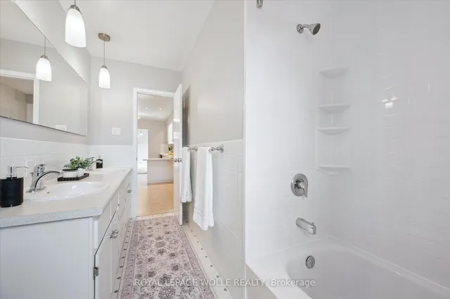 Additional image 21 of 29 Strathcona Cres