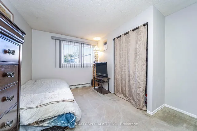 Additional image 33 of 30 Hardcastle Crt