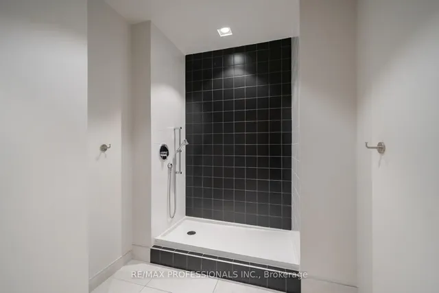 Additional image 22 of 36 Zorra St Unit 305