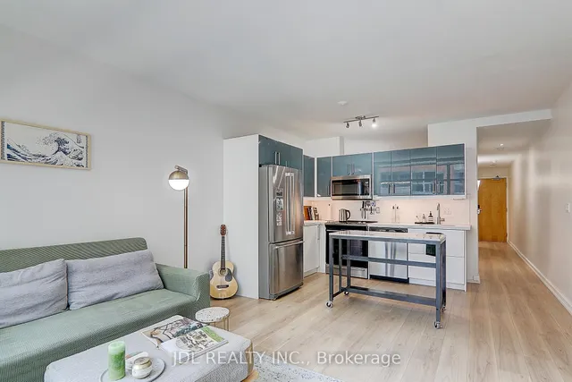 Additional image 4 of 36 Blue Jays Way Unit 610