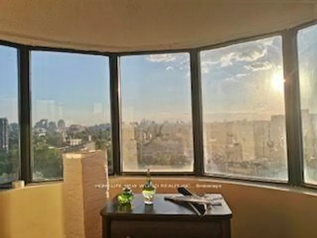 Additional image 5 of 519 Dundas St Unit 1001