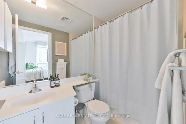 Additional image 20 of 215 Fort York Blvd Unit 702