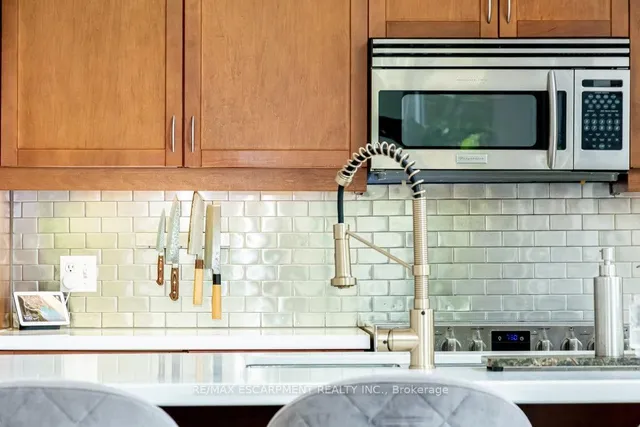 Additional image 18 of 66 Bay St Unit 102