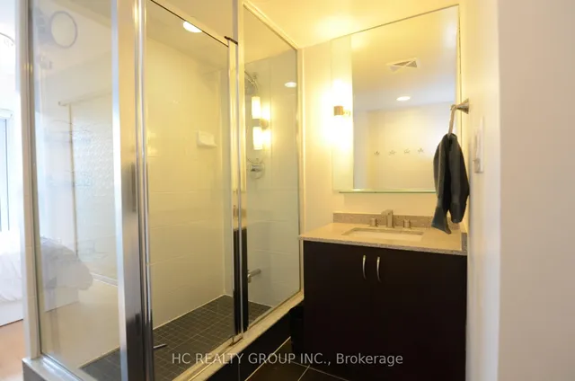 Additional image 4 of 320 Richmond St Unit 322