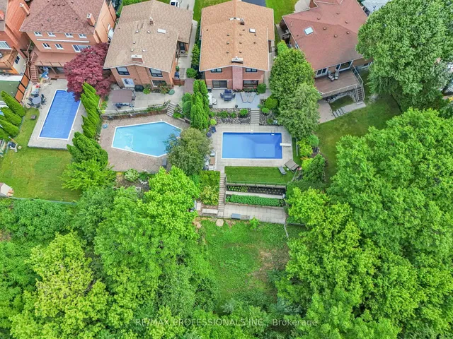 Additional image 50 of 53 Decarie Circ