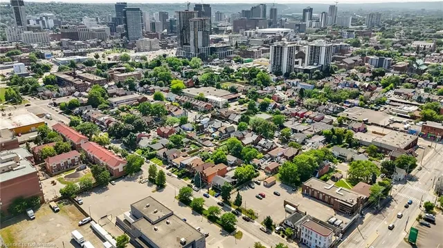 Additional image 44 of 214 Mary St