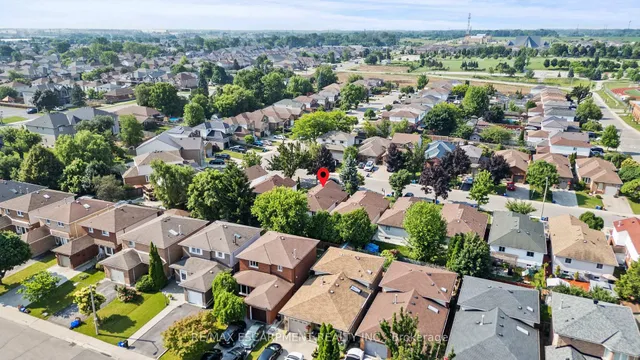 Additional image 30 of 27 Cartier Cres