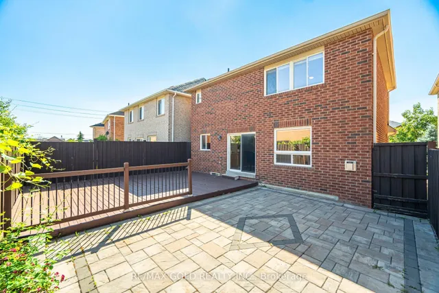 Additional image 50 of 26 Bushmill Circ