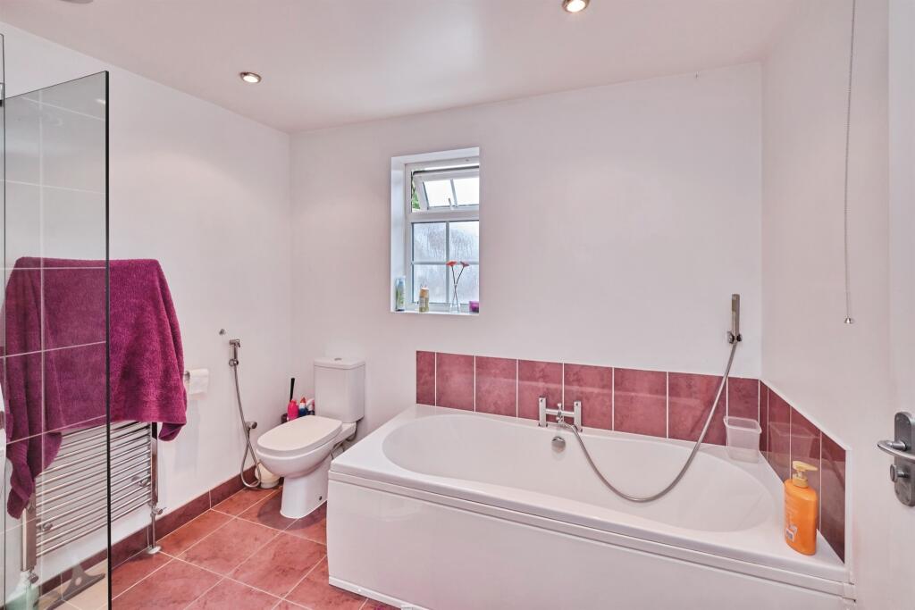 Additional image 11 of Halfway Close, Birmingham