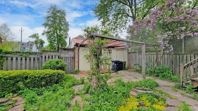 Additional image 39 of 108 Eaton Ave