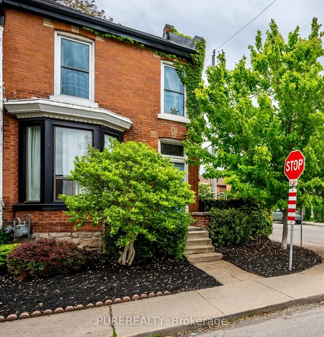 29 Emerald St