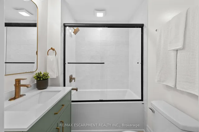 Additional image 17 of 102 Gibson Ave