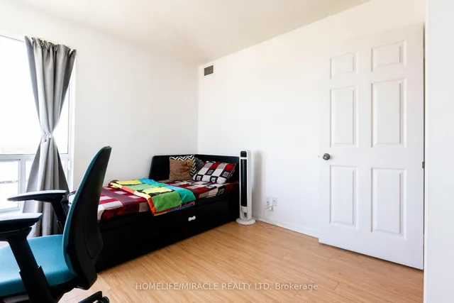 Additional image 28 of 1 Lee Centre Dr Unit 1506