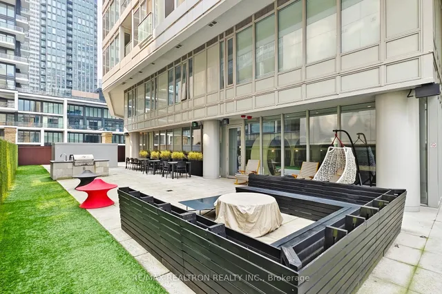 Additional image 38 of 68 Shuter St Unit 701