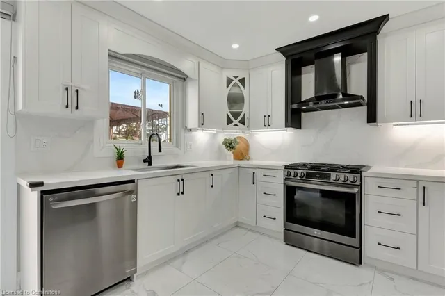 Additional image 13 of 101 Devonglen Dr