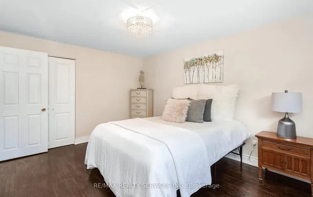 Additional image 19 of 17 Croydon Crt