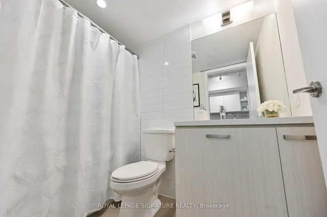 Additional image 19 of 125 Redpath Ave Unit 606