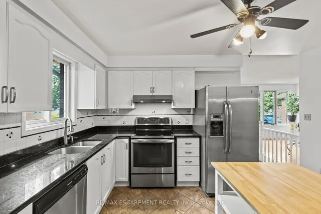 Additional image 13 of 27 Cartier Cres