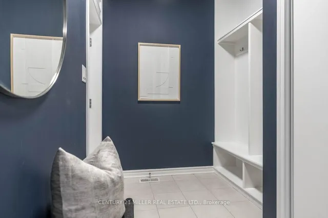 Additional image 4 of 1249 Duignan Cres