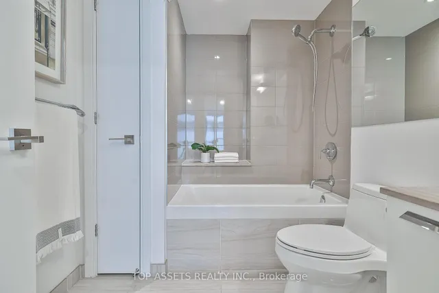 Additional image 30 of 50 Charles St Unit 3707