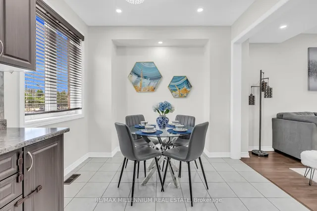 Additional image 19 of 14 Kayak Hts