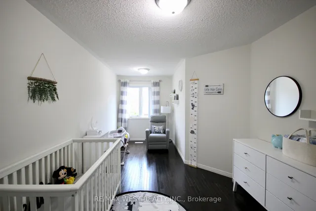 Additional image 33 of 57 Utopia Way