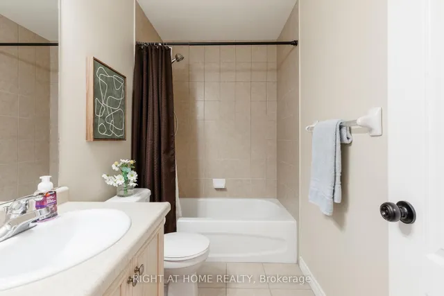 Additional image 42 of 56 Marina Point Cres