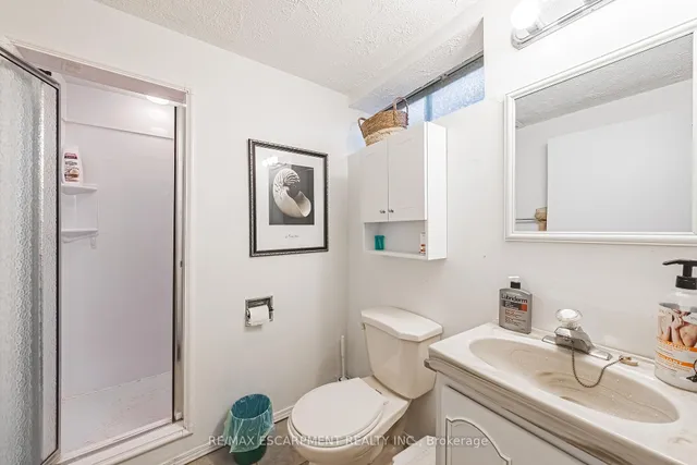 Additional image 28 of 44 Billington Cres
