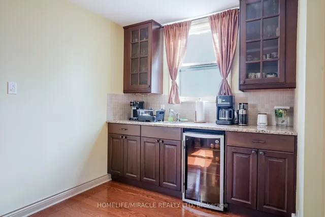 Additional image 31 of 220 Glen park Ave