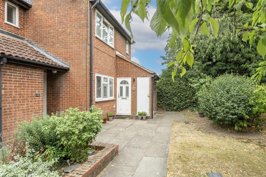 Albany Mews, North Orbital Road, St Albans