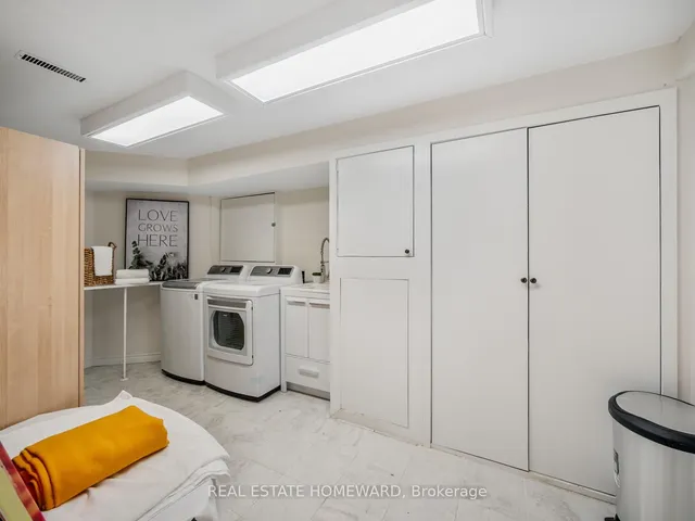 Additional image 24 of 54 Crossovers St