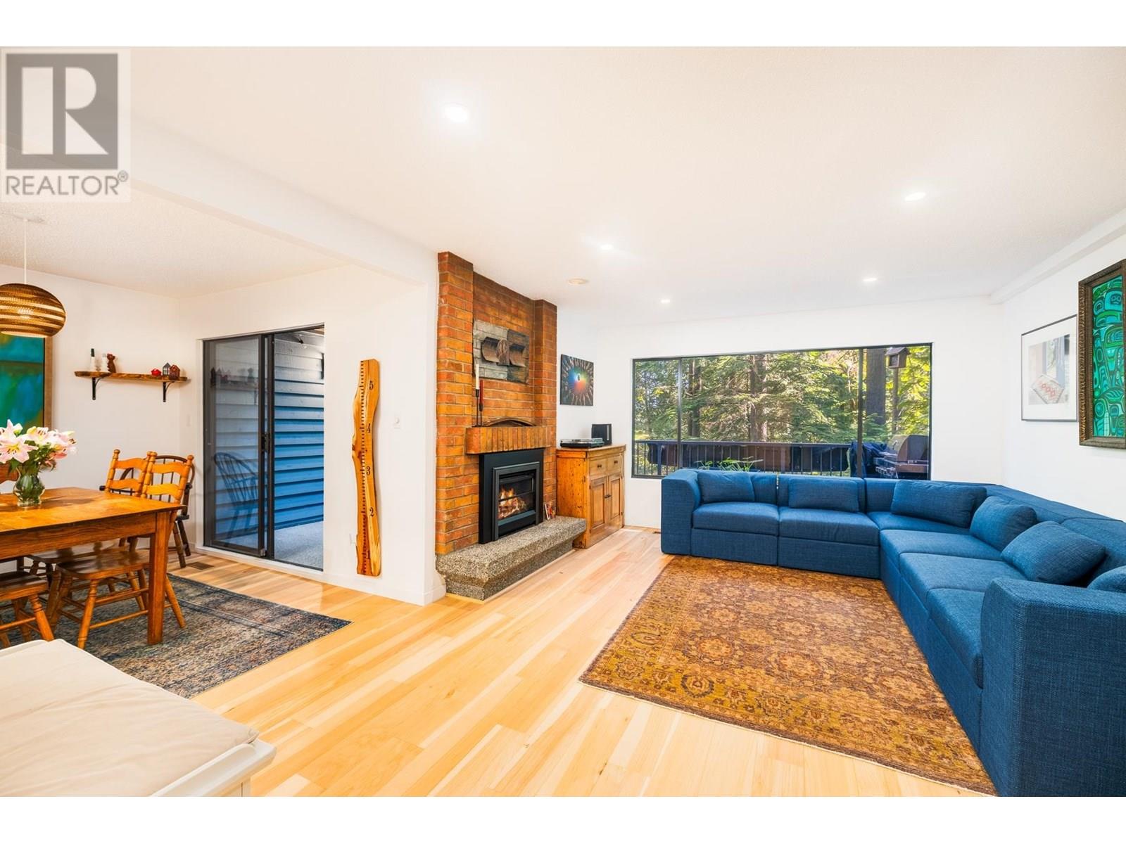 863 HENDECOURT ROAD|North Vancouver, British Columbia V7K2X5