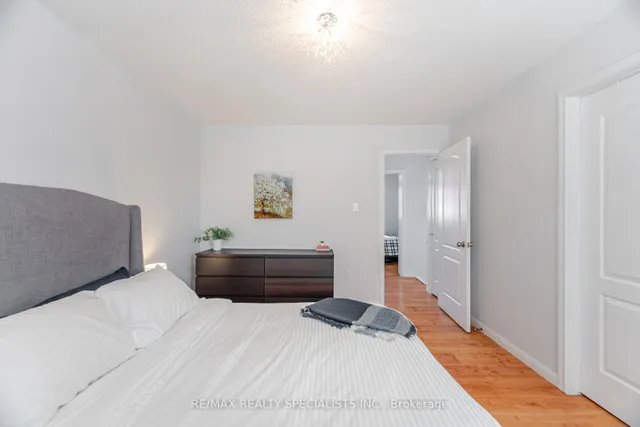 Additional image 24 of 21 Silo Crt