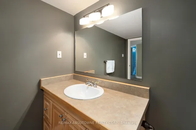 Additional image 34 of 42 Pearwood Crt