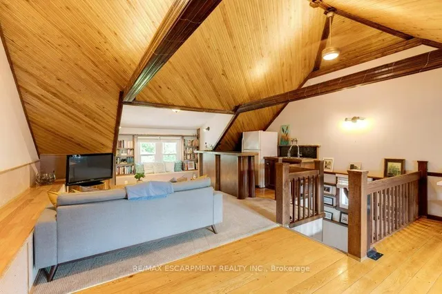 Additional image 32 of 176 Sherman Ave