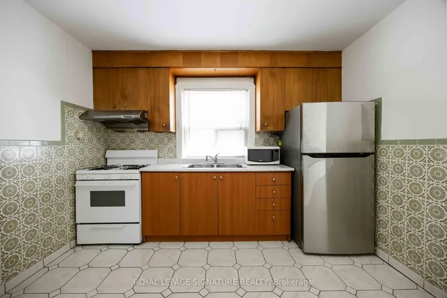 Additional image 6 of 42 Carr St