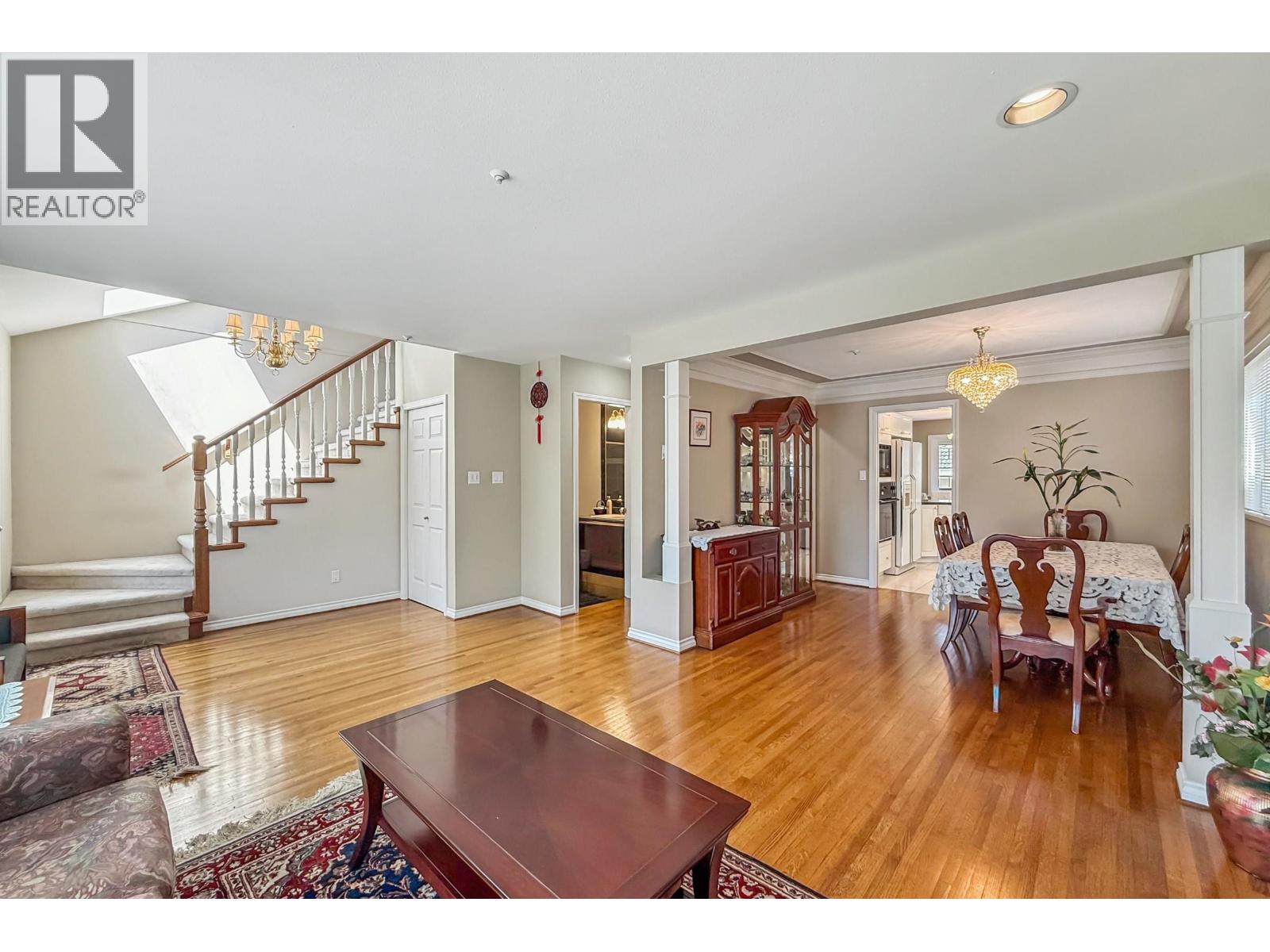 2755 W 20TH AVENUE|Vancouver, British Columbia V6L1H1