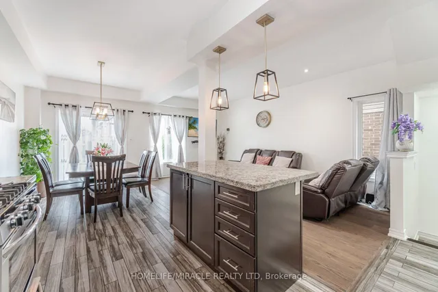 Additional image 12 of 24 Kingsborough Dr